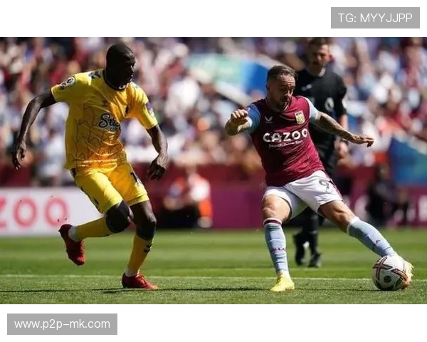 英超：曼联半场1-2落后维拉，B费伤退罗杰斯双响